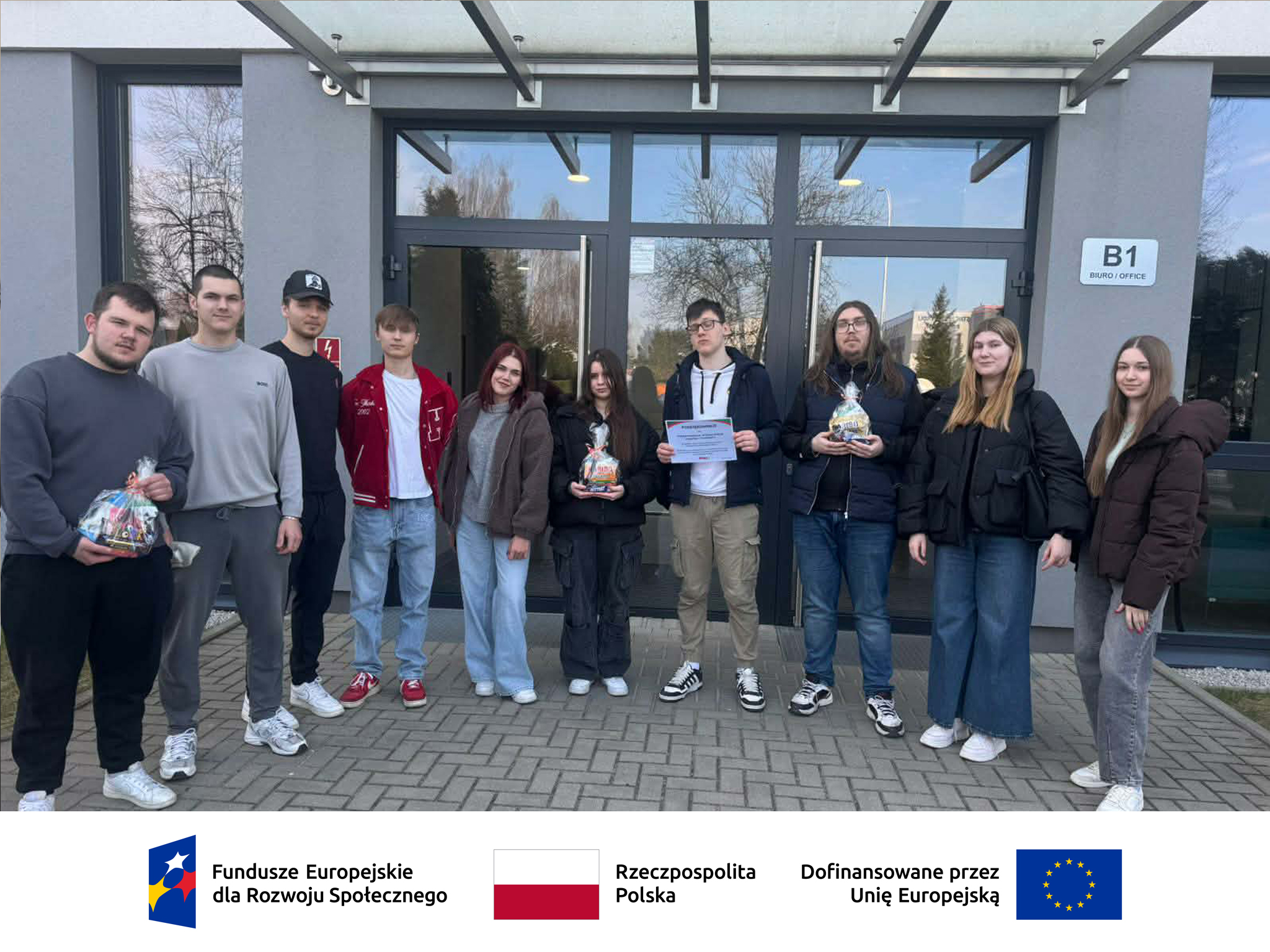 Studenci w firmie Dino S.A