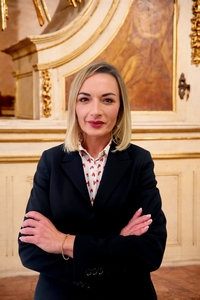 Członek Zarządu: Izabela Sikorska